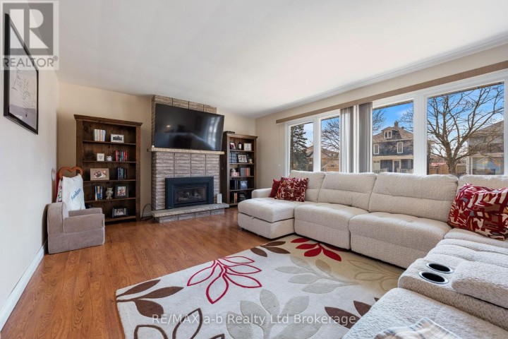 Photo 3 at 318 Broadway Street, Tillsonburg