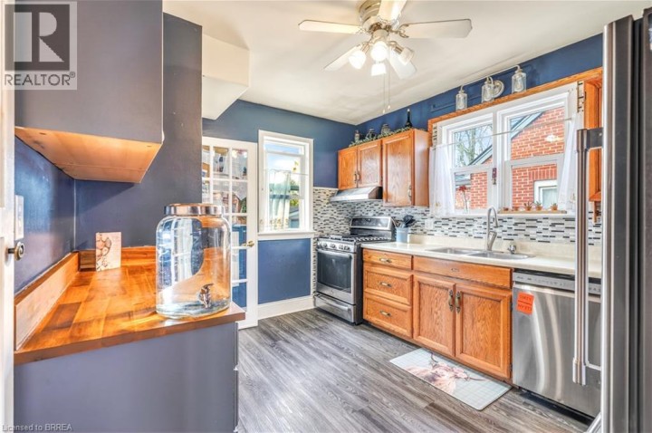 Photo 10 at 32 Fulton Street, Terrace Hill, Brantford