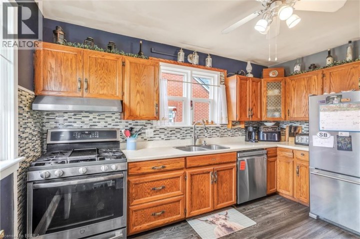 Photo 12 at 32 Fulton Street, Terrace Hill, Brantford