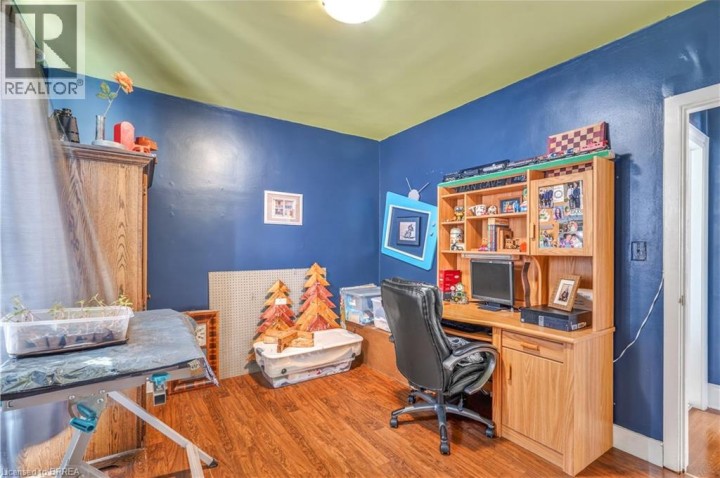 Photo 15 at 32 Fulton Street, Terrace Hill, Brantford