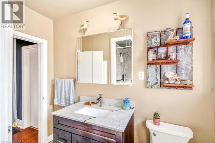Photo 17 at 32 Fulton Street, Terrace Hill, Brantford
