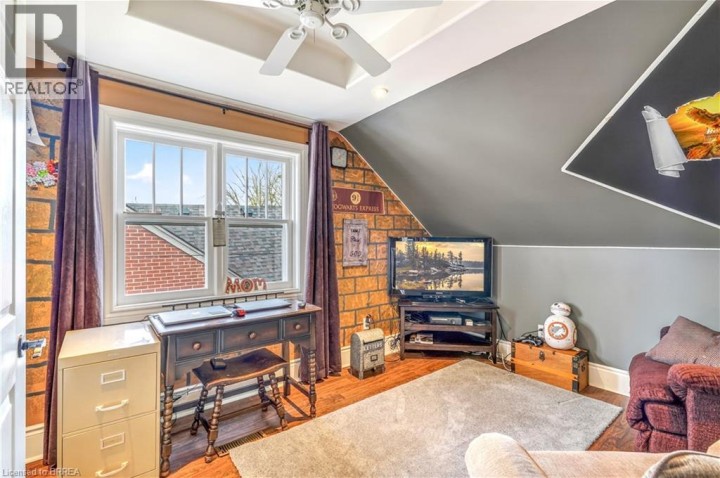 Photo 20 at 32 Fulton Street, Terrace Hill, Brantford