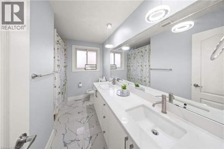 Photo 11 at 42 Tupper Crescent, Heritage Park / Rosemount, Kitchener