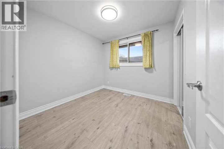 Photo 14 at 42 Tupper Crescent, Heritage Park / Rosemount, Kitchener