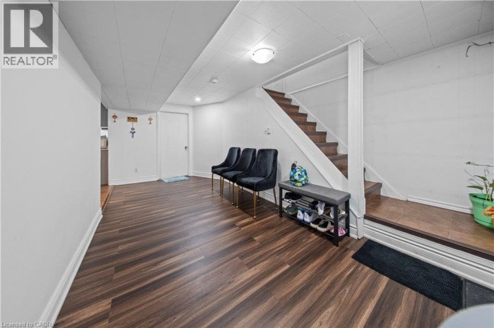 Photo 17 at 42 Tupper Crescent, Heritage Park / Rosemount, Kitchener