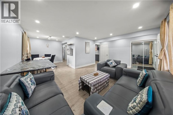 Photo 4 at 42 Tupper Crescent, Heritage Park / Rosemount, Kitchener