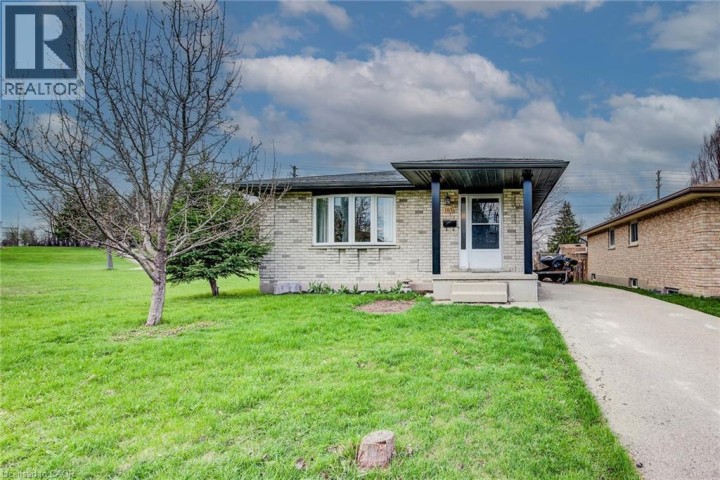 Photo 1 at 183 Dinison Crescent, Laurentian Hills / Country Hills W, Kitchener