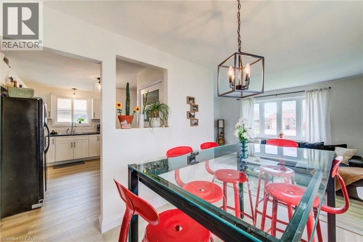 Photo 12 at 183 Dinison Crescent, Laurentian Hills / Country Hills W, Kitchener