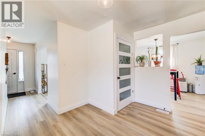 Photo 13 at 183 Dinison Crescent, Laurentian Hills / Country Hills W, Kitchener