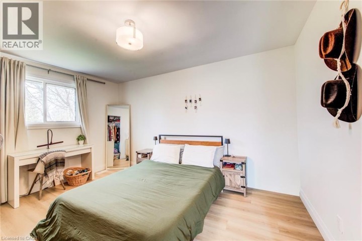 Photo 17 at 183 Dinison Crescent, Laurentian Hills / Country Hills W, Kitchener