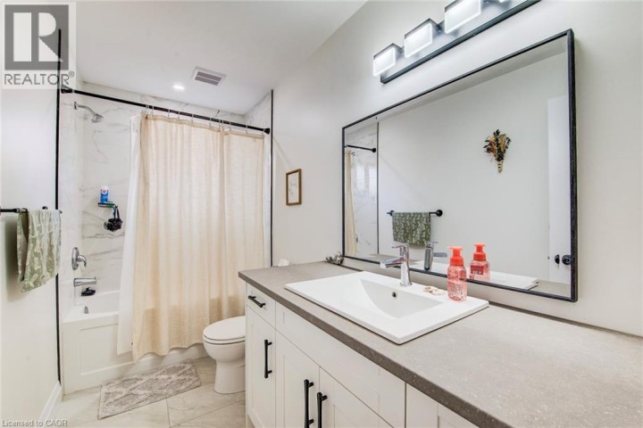 Photo 20 at 183 Dinison Crescent, Laurentian Hills / Country Hills W, Kitchener