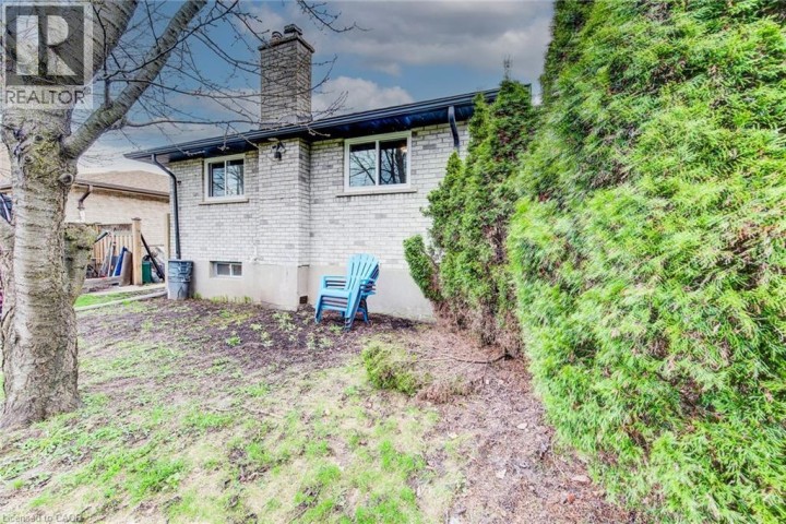 Photo 29 at 183 Dinison Crescent, Laurentian Hills / Country Hills W, Kitchener