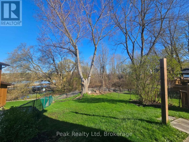 Photo 5 at 122 Keats Drive, Woodstock - South, Woodstock