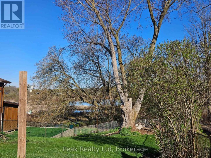 Photo 6 at 122 Keats Drive, Woodstock - South, Woodstock