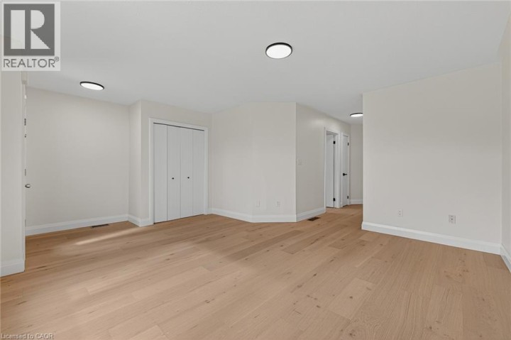 Photo 4 at 101 Anastasia Crescent, Brantwood Park, Brantford