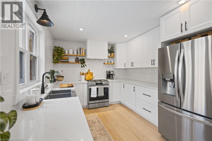 Photo 12 at 7 Colonial Crescent, Cedarland, Brantford