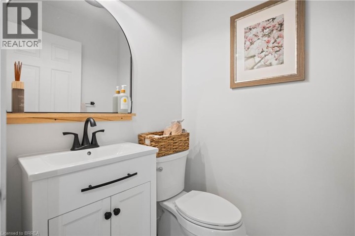 Photo 20 at 7 Colonial Crescent, Cedarland, Brantford