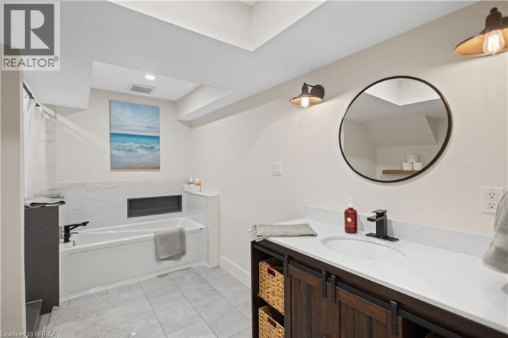 Photo 38 at 7 Colonial Crescent, Cedarland, Brantford