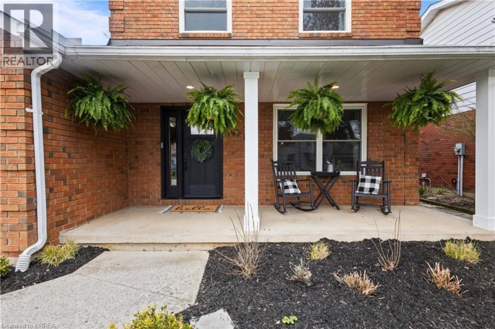 Photo 4 at 7 Colonial Crescent, Cedarland, Brantford