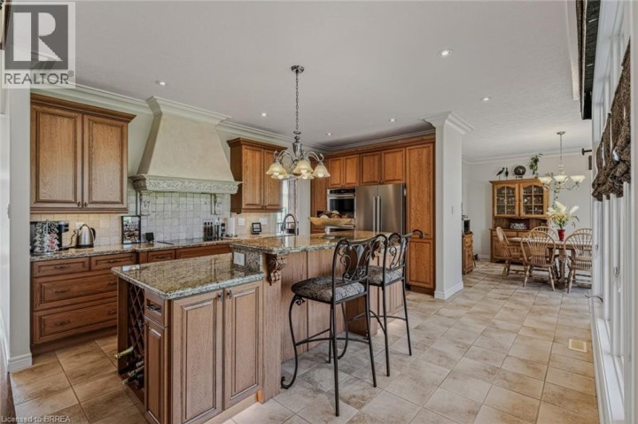 Photo 11 at 9 Rue Chateaux Terrace, Tutela Heights, Brantford