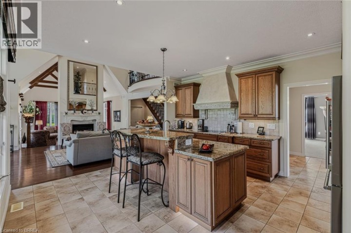 Photo 12 at 9 Rue Chateaux Terrace, Tutela Heights, Brantford