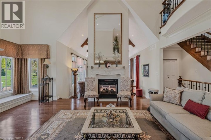 Photo 16 at 9 Rue Chateaux Terrace, Tutela Heights, Brantford