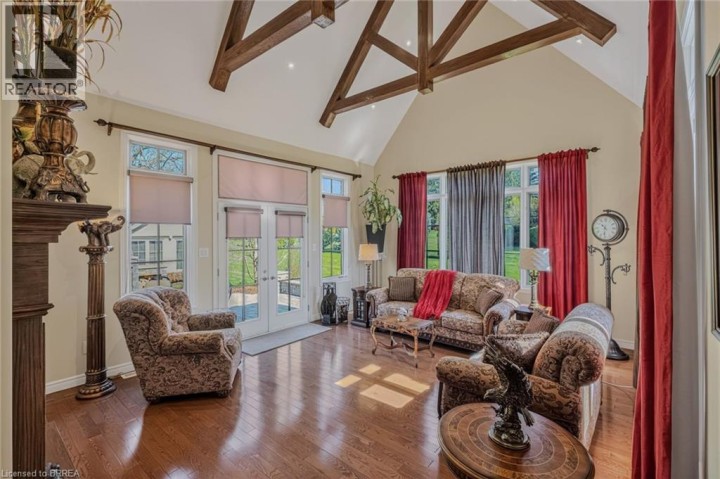 Photo 17 at 9 Rue Chateaux Terrace, Tutela Heights, Brantford