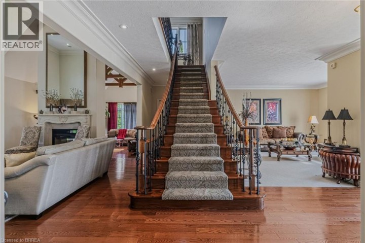 Photo 21 at 9 Rue Chateaux Terrace, Tutela Heights, Brantford