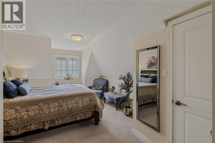 Photo 29 at 9 Rue Chateaux Terrace, Tutela Heights, Brantford