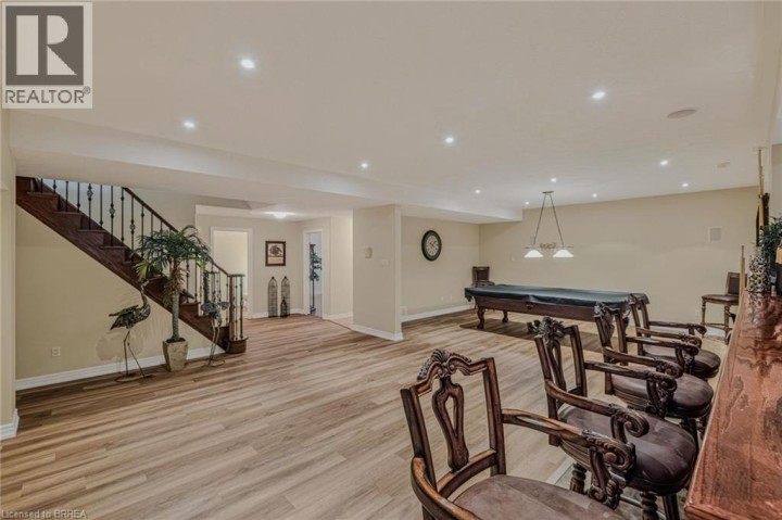 Photo 33 at 9 Rue Chateaux Terrace, Tutela Heights, Brantford