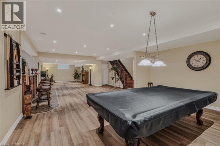 Photo 34 at 9 Rue Chateaux Terrace, Tutela Heights, Brantford