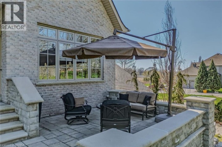 Photo 43 at 9 Rue Chateaux Terrace, Tutela Heights, Brantford