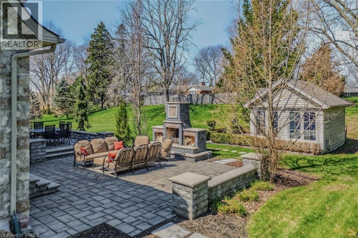 Photo 46 at 9 Rue Chateaux Terrace, Tutela Heights, Brantford