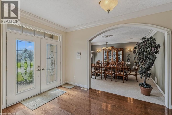 Photo 5 at 9 Rue Chateaux Terrace, Tutela Heights, Brantford