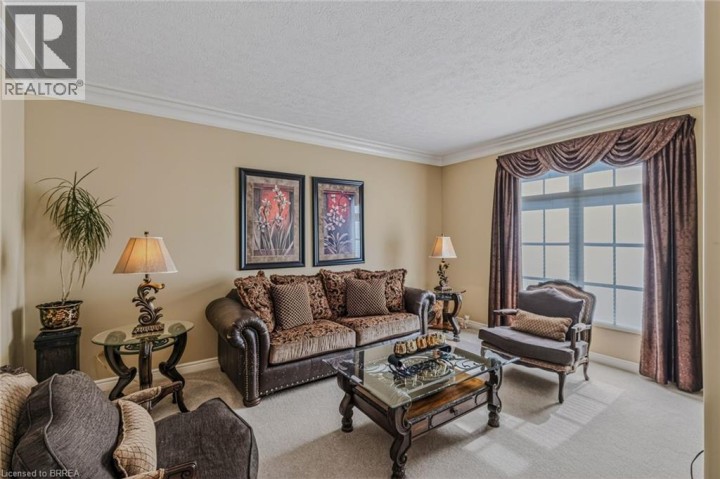 Photo 6 at 9 Rue Chateaux Terrace, Tutela Heights, Brantford