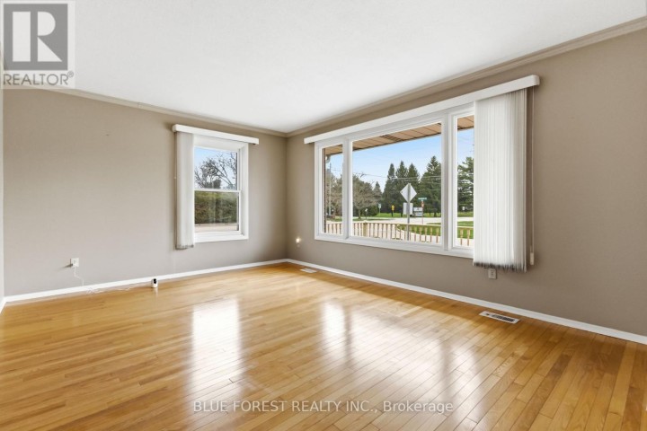 Photo 10 at 2 Wadsworth Drive, Ingersoll - South, Ingersoll