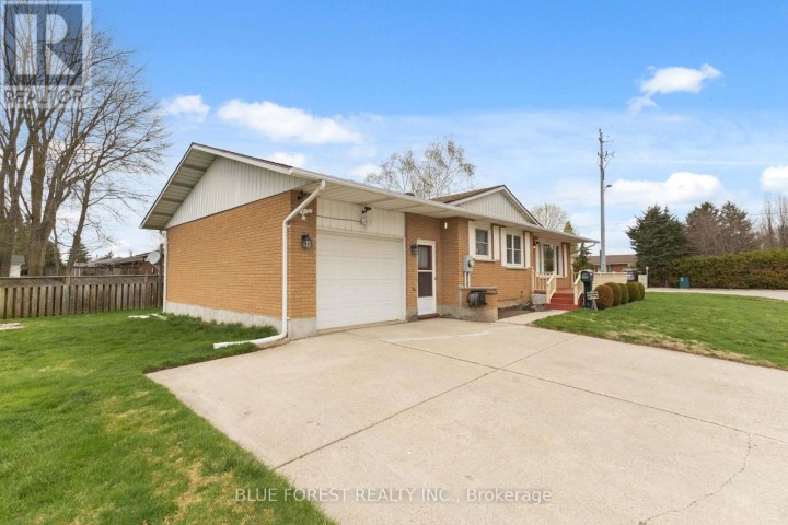 Photo 6 at 2 Wadsworth Drive, Ingersoll - South, Ingersoll