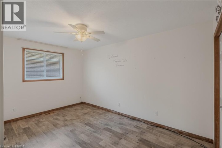 Photo 21 at 44 Donegal Drive, Donegal / Mcguiness, Brantford