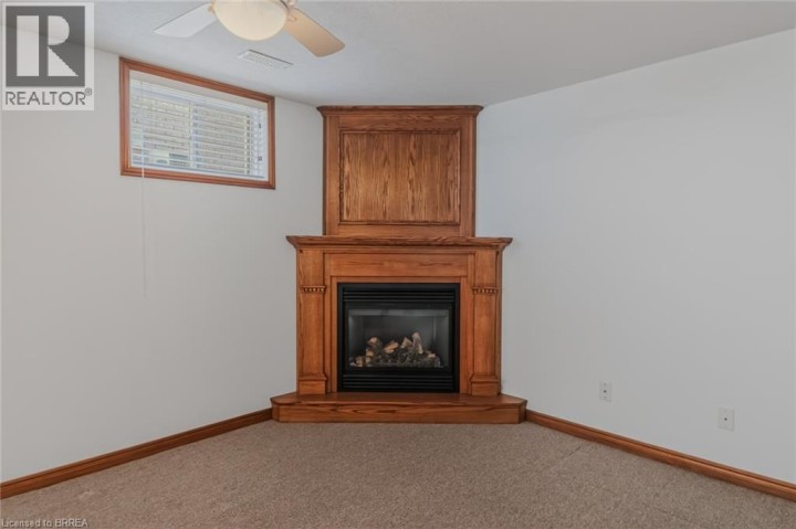 Photo 25 at 44 Donegal Drive, Donegal / Mcguiness, Brantford