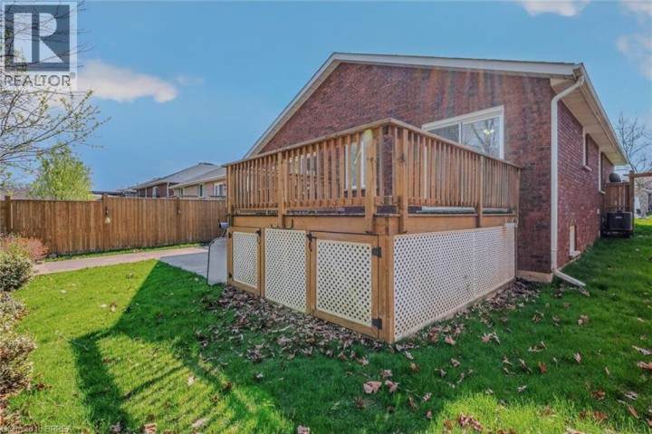Photo 41 at 44 Donegal Drive, Donegal / Mcguiness, Brantford