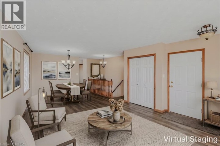 Photo 7 at 44 Donegal Drive, Donegal / Mcguiness, Brantford