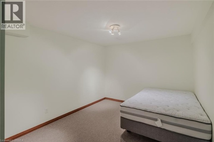 Photo 29 at 44 Donegal Drive, Donegal / Mcguiness, Brantford