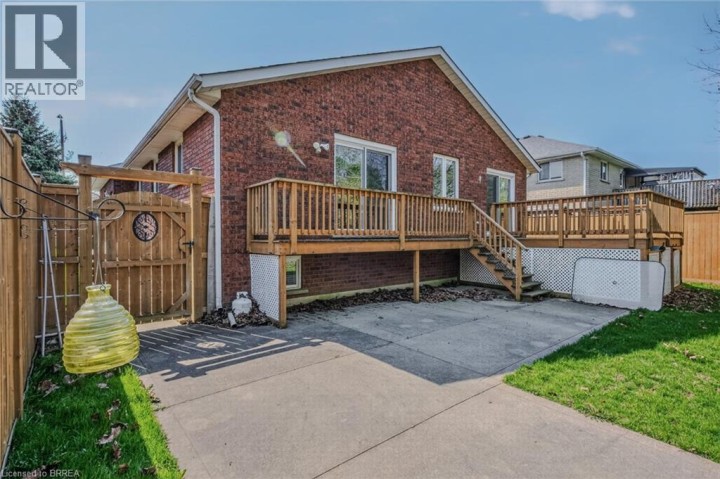 Photo 40 at 44 Donegal Drive, Donegal / Mcguiness, Brantford