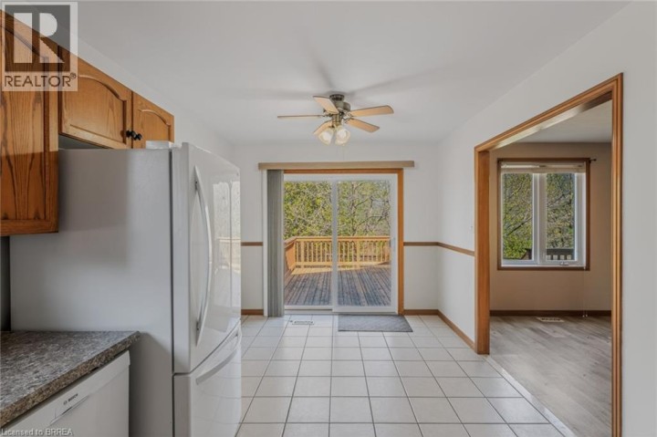 Photo 12 at 44 Donegal Drive, Donegal / Mcguiness, Brantford