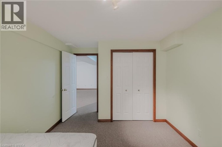 Photo 30 at 44 Donegal Drive, Donegal / Mcguiness, Brantford