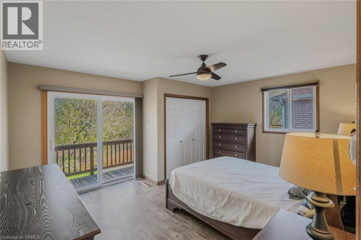 Photo 17 at 44 Donegal Drive, Donegal / Mcguiness, Brantford