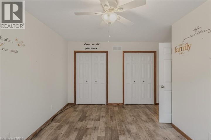 Photo 23 at 44 Donegal Drive, Donegal / Mcguiness, Brantford