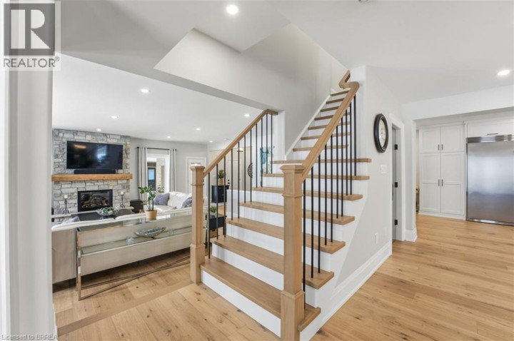 Photo 12 at 360 Robinson Road, Sw Rural, Brantford