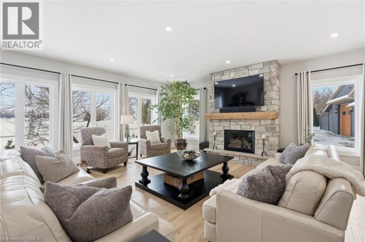 Photo 13 at 360 Robinson Road, Sw Rural, Brantford