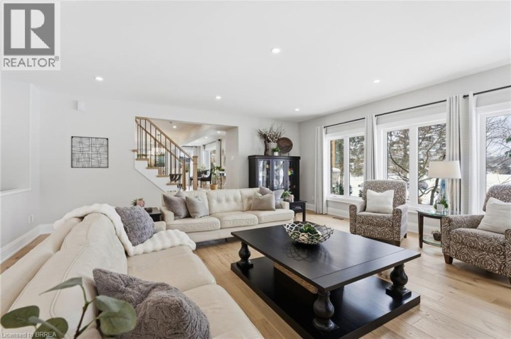 Photo 16 at 360 Robinson Road, Sw Rural, Brantford